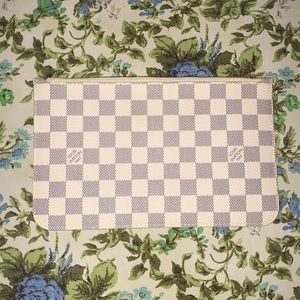 AUTHENTIC LV Pouchette Daimer Azure